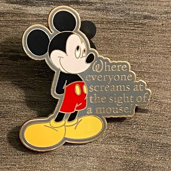 Disney Where Dreams come True Where Everyone Screams at the Sight of a Mouse Pin - Picture 3 of 3